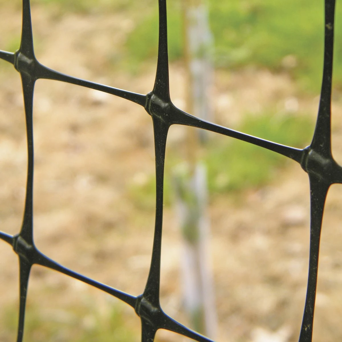 Heavy-Duty Plastic Mesh Deer Fencing | 2m X 100m Roll | 80gsm - Image 2